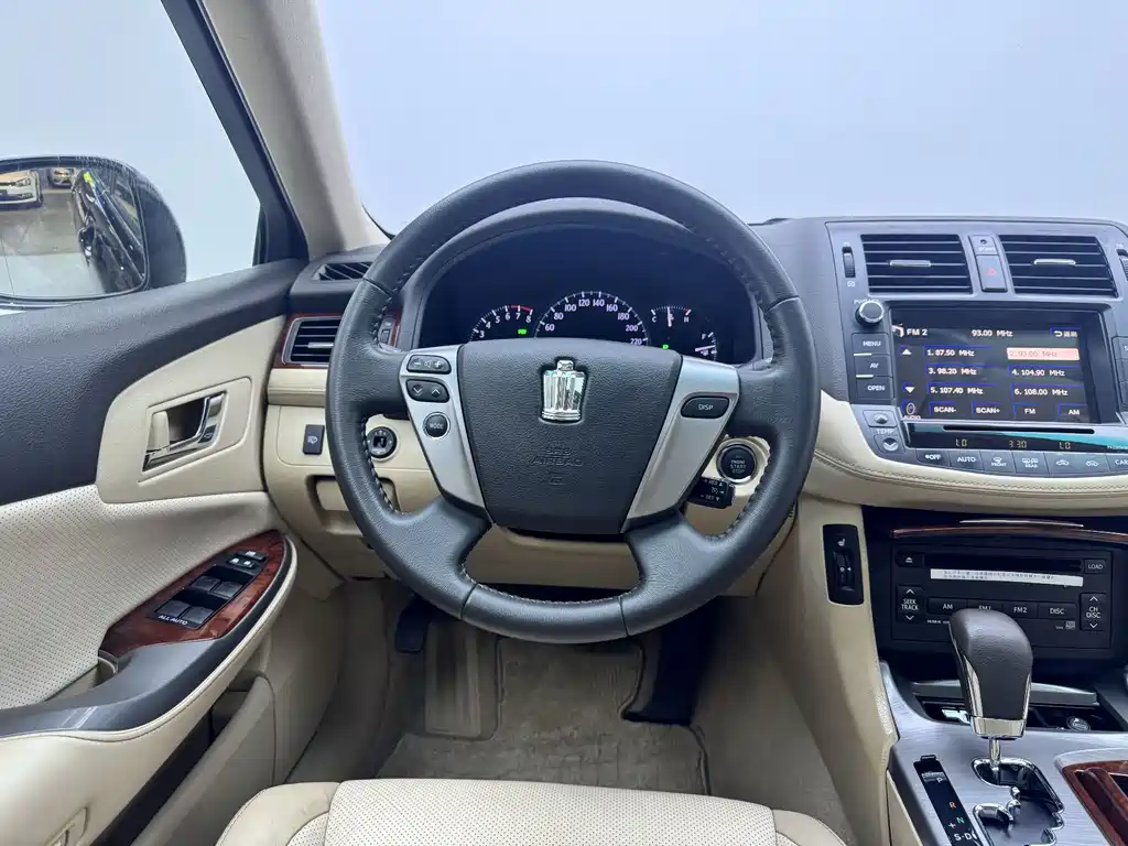 Toyota Crown 2012 — фото 19