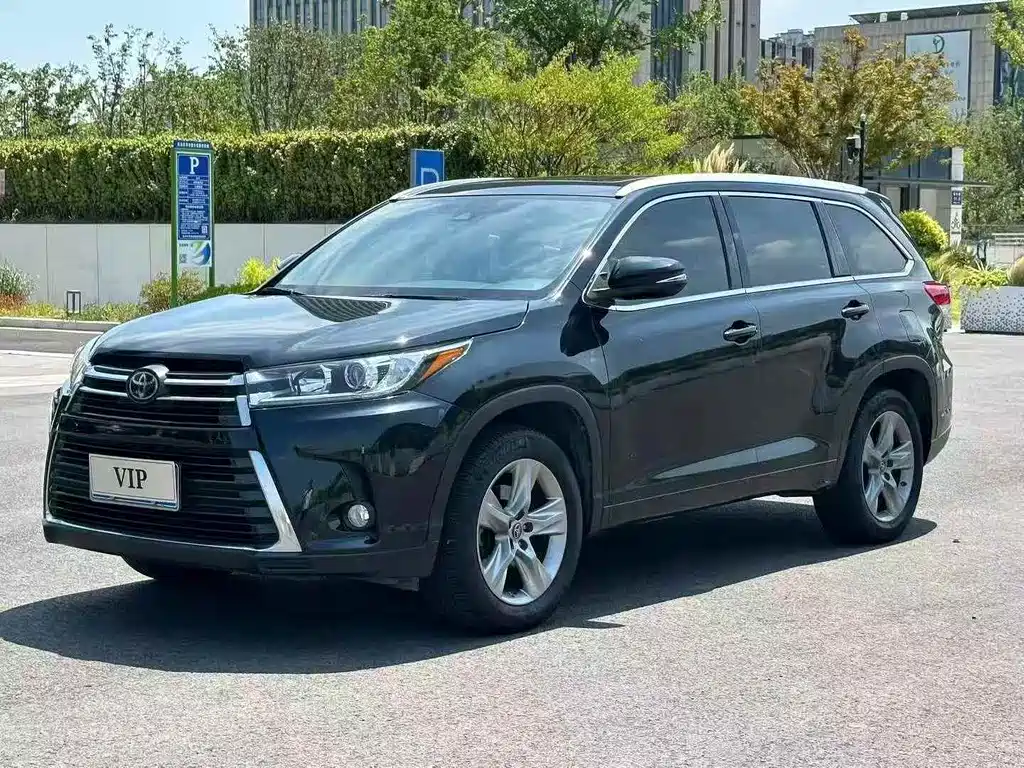 Toyota Highlander 2020 — фото 1