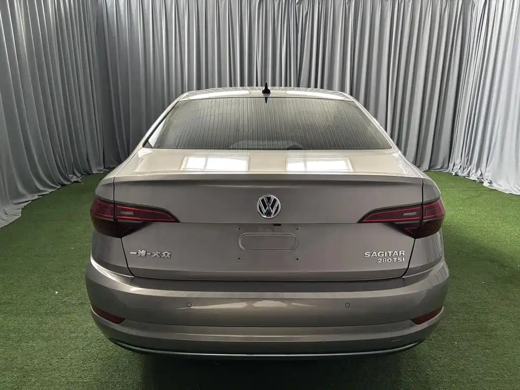 Volkswagen Sagitar 2022