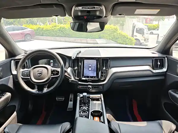 Volvo XC60 Plug-In Hybrid 2021