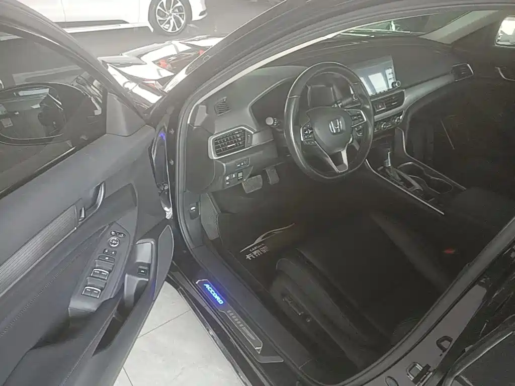 Honda Accord 2021 — фото 16