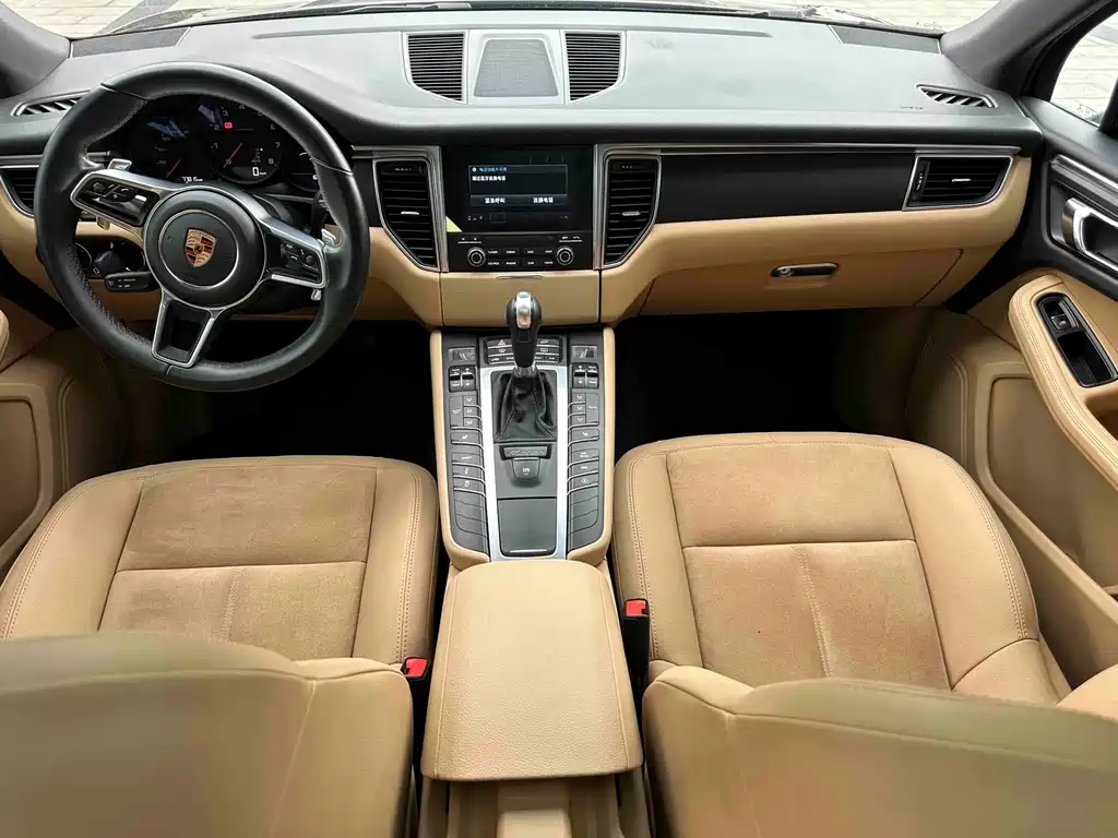 Porsche Macan 2017 — фото 11