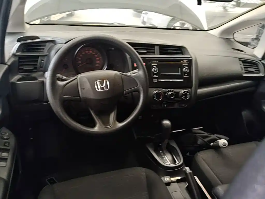 Honda Fit 2016 — фото 10