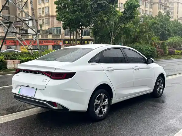 Geely Emgrand L Hip 2024