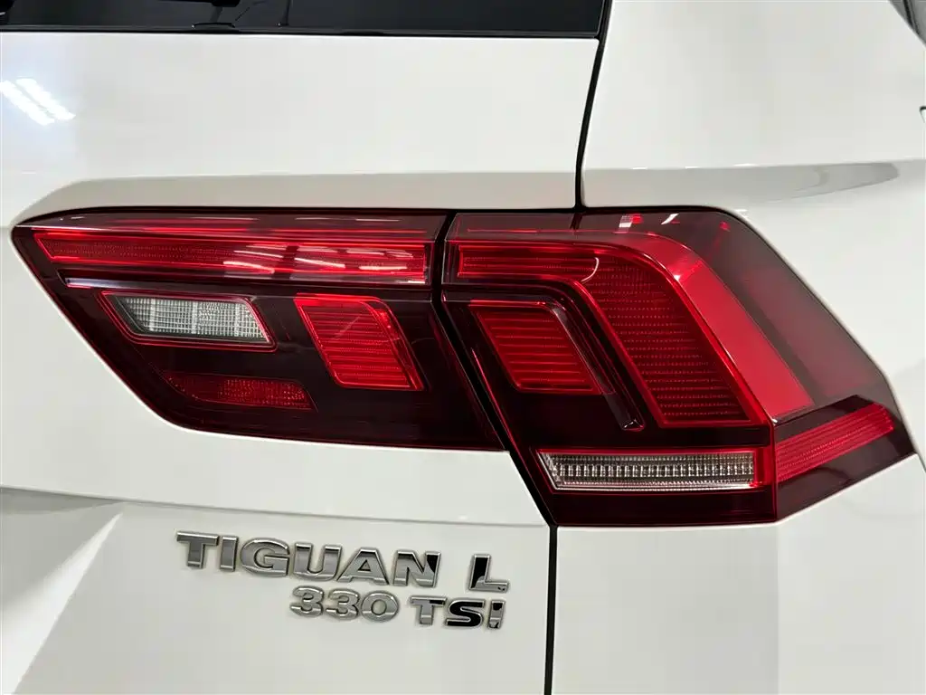 Volkswagen Tiguan L 2018 — фото 12