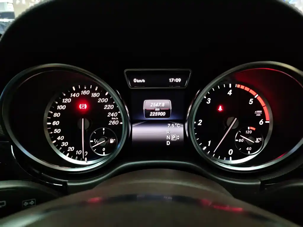 Mercedes-Benz GL-Class 2014 — фото 15