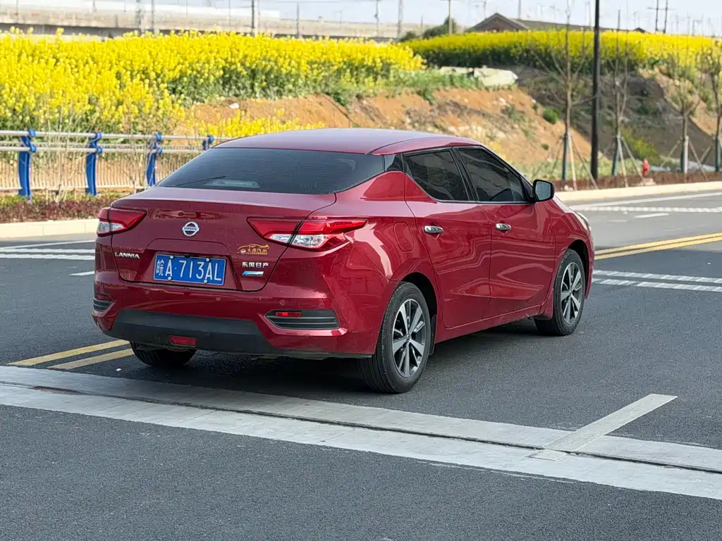 Nissan Bluebird 2019 — фото 10