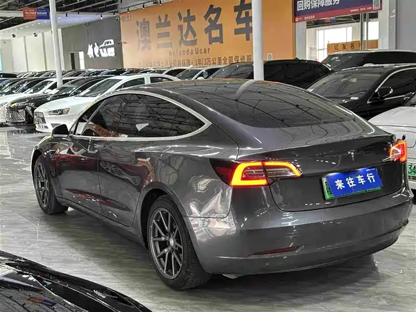Tesla Model 3 2020