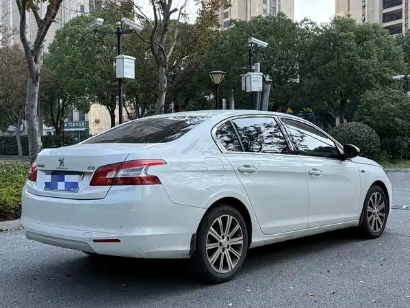 Peugeot 408 2016