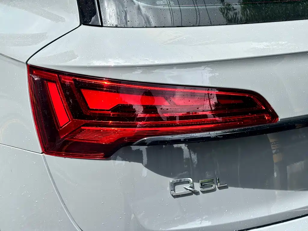 Audi Q5L 2025 — фото 19