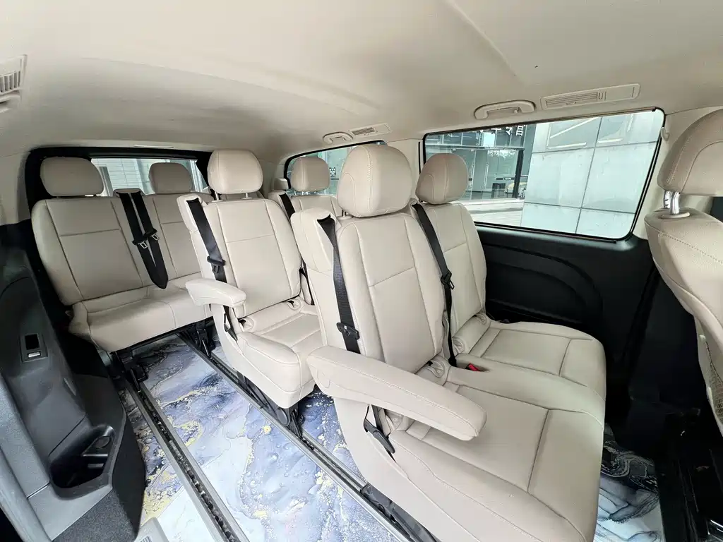 Mercedes-Benz Vito 2023 — фото 11