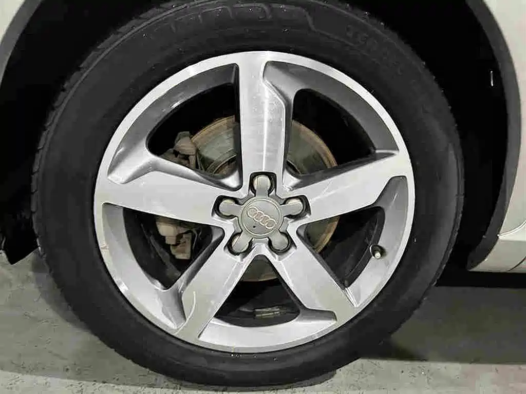Audi Q3 2013 — фото 16
