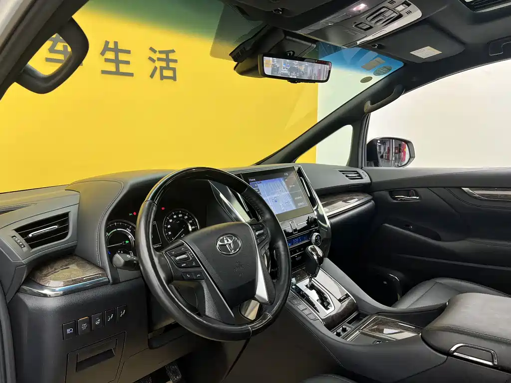 Toyota Alphard 2020 — фото 3