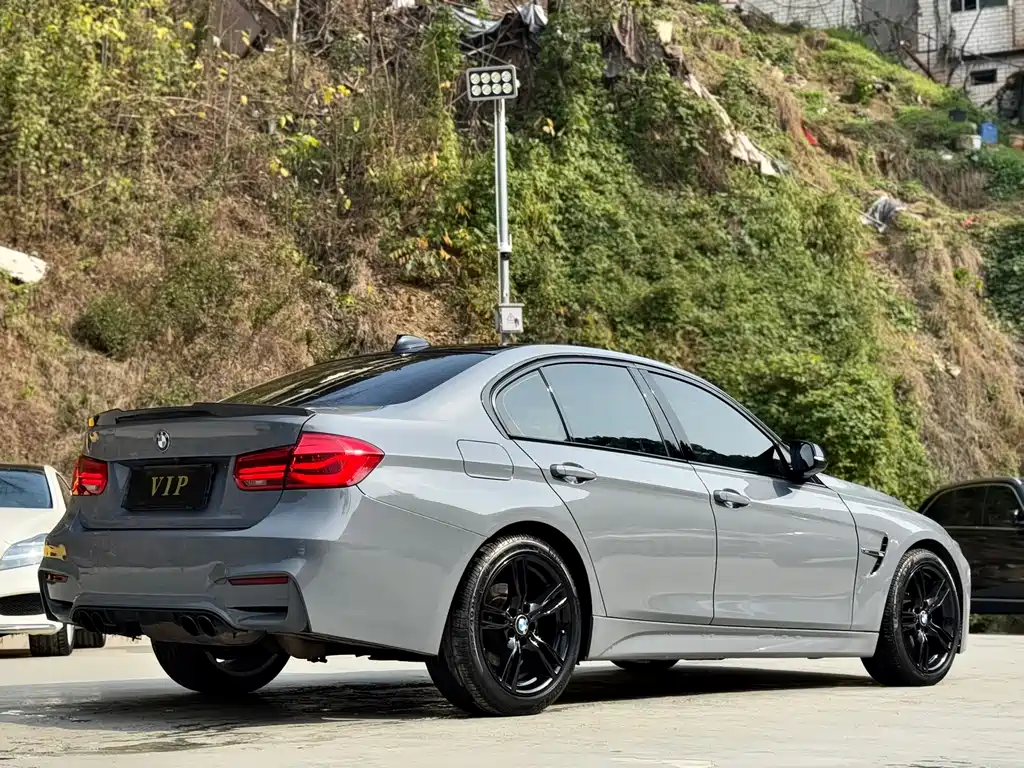BMW 3 Series 2019 — фото 12