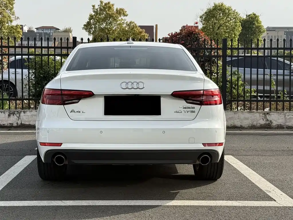 Audi A4L 2017 — фото 11