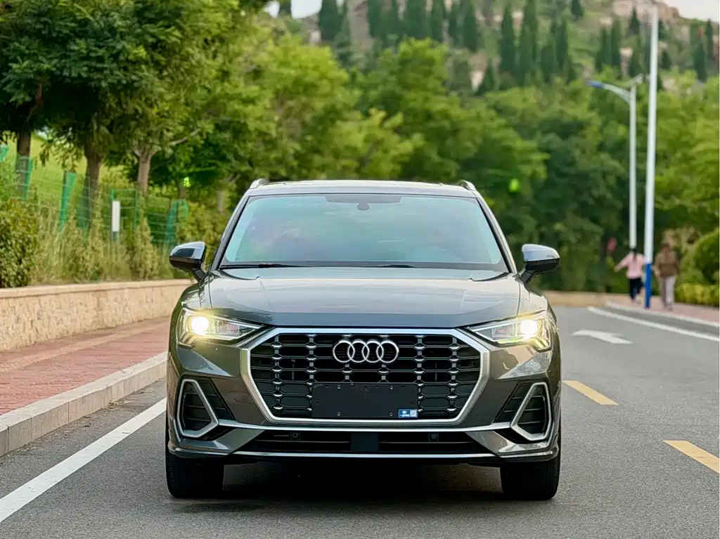 Audi Q3 2022 — фото 2