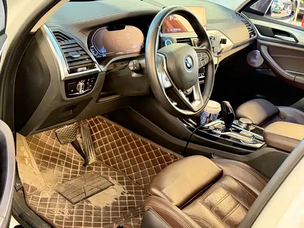 BMW iX3 2021
