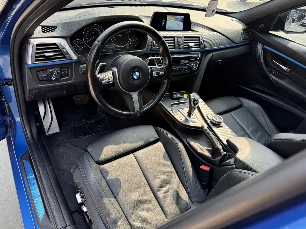 BMW 3 Series 2019 — фото 14