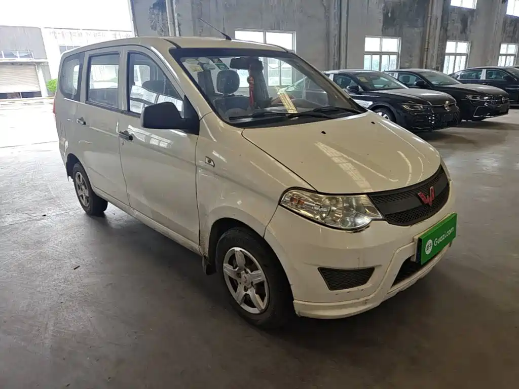 Wuling Hongguang 2017