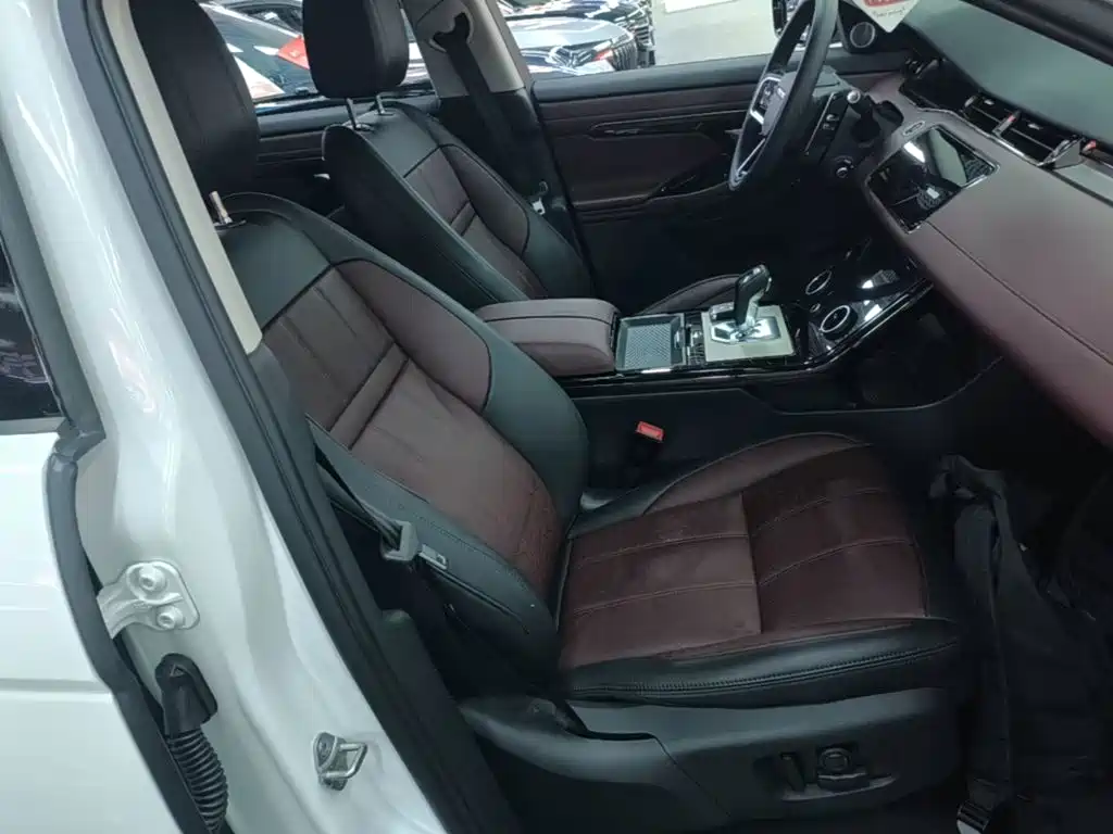 Land Rover Range Rover Evoque 2024 — фото 25