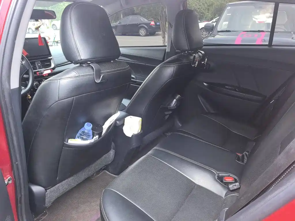 Toyota Yaris L 2021