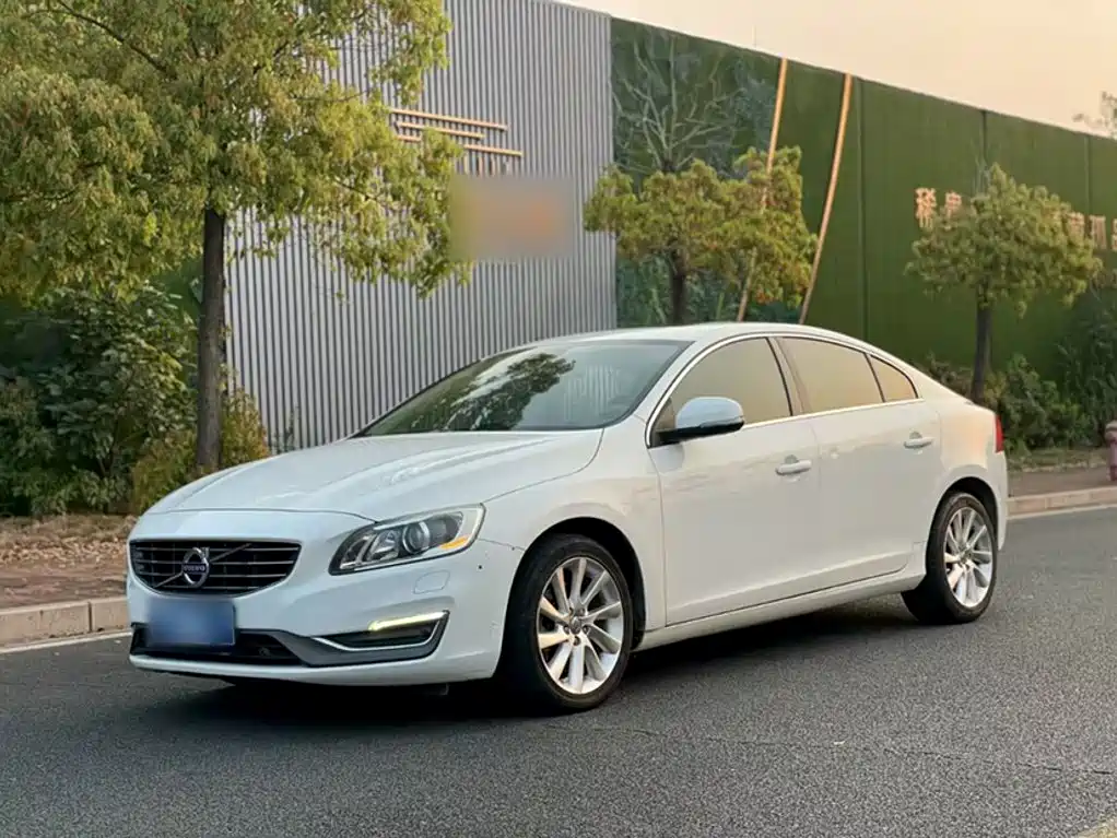 Volvo S60 2014 — фото 2