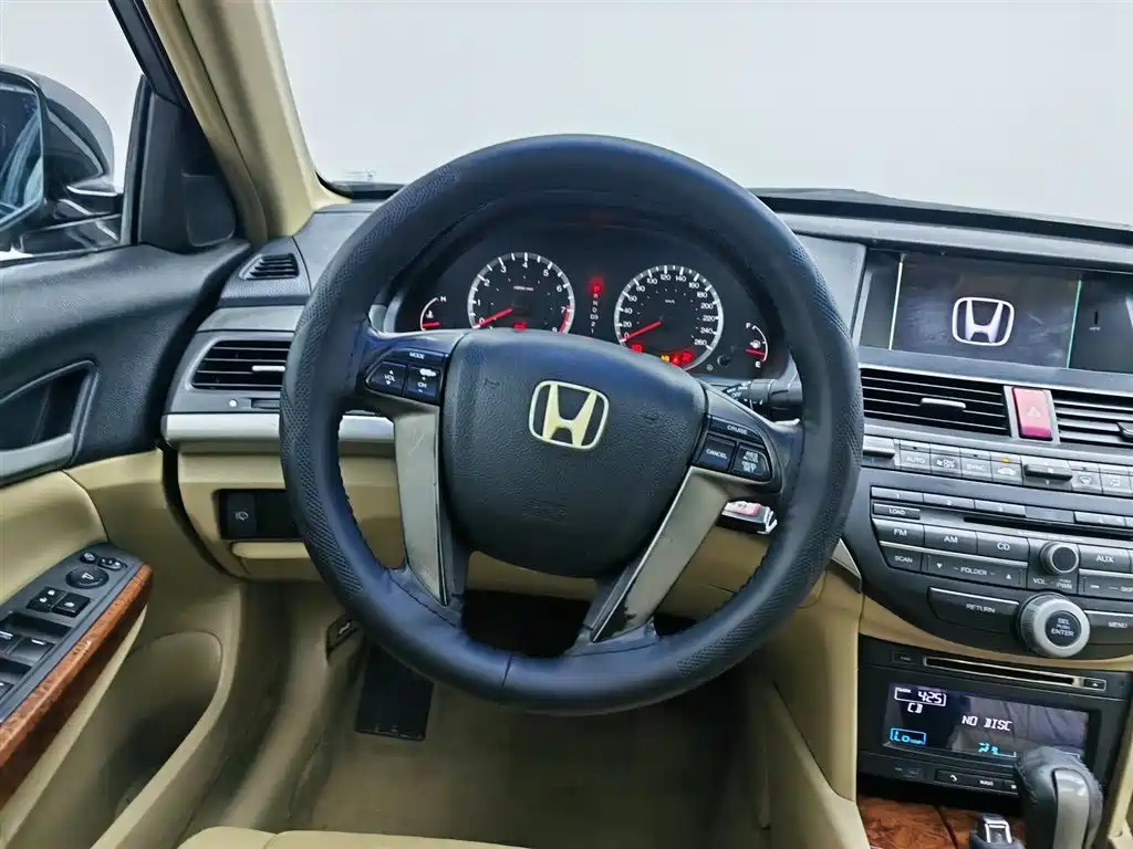 Honda Accord 2012 — фото 11