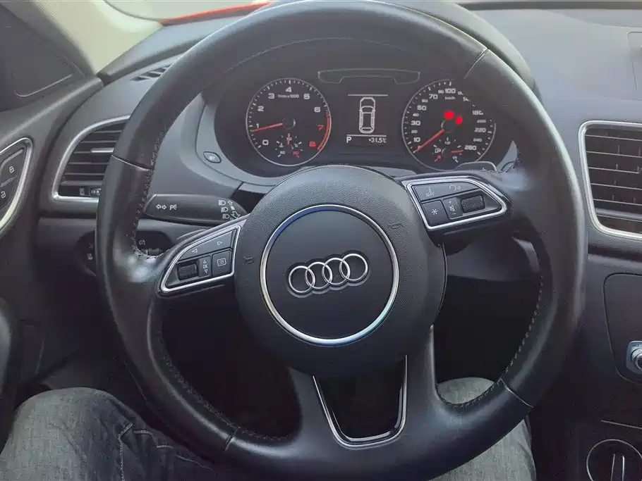 Audi Q3 2017 — фото 15