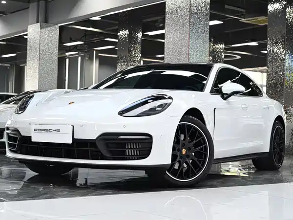Porsche Panamera 2022