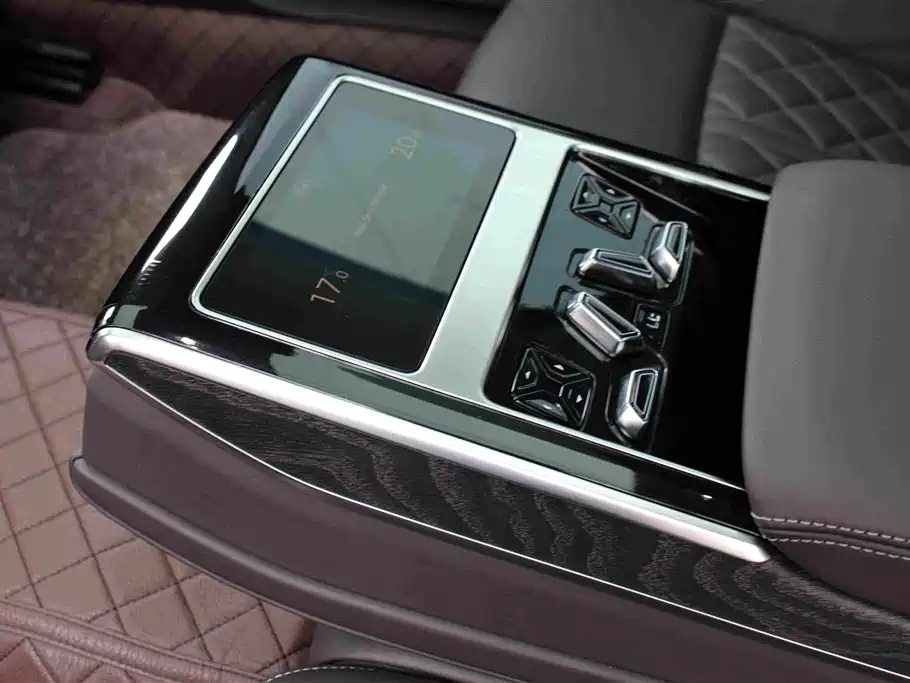 Audi A8 2023 — фото 10