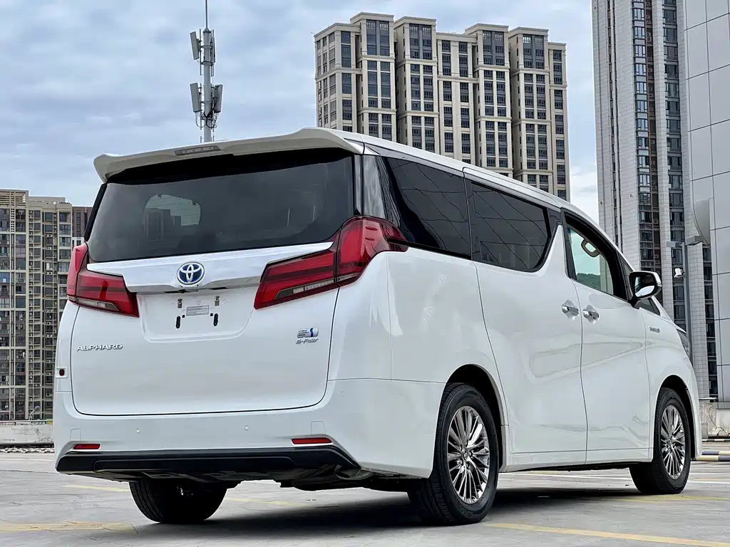 Toyota Alphard 2019 — фото 11