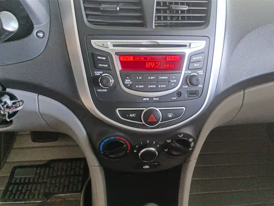 Hyundai Verna 2013 — фото 13