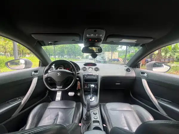 Peugeot RCZ 2013