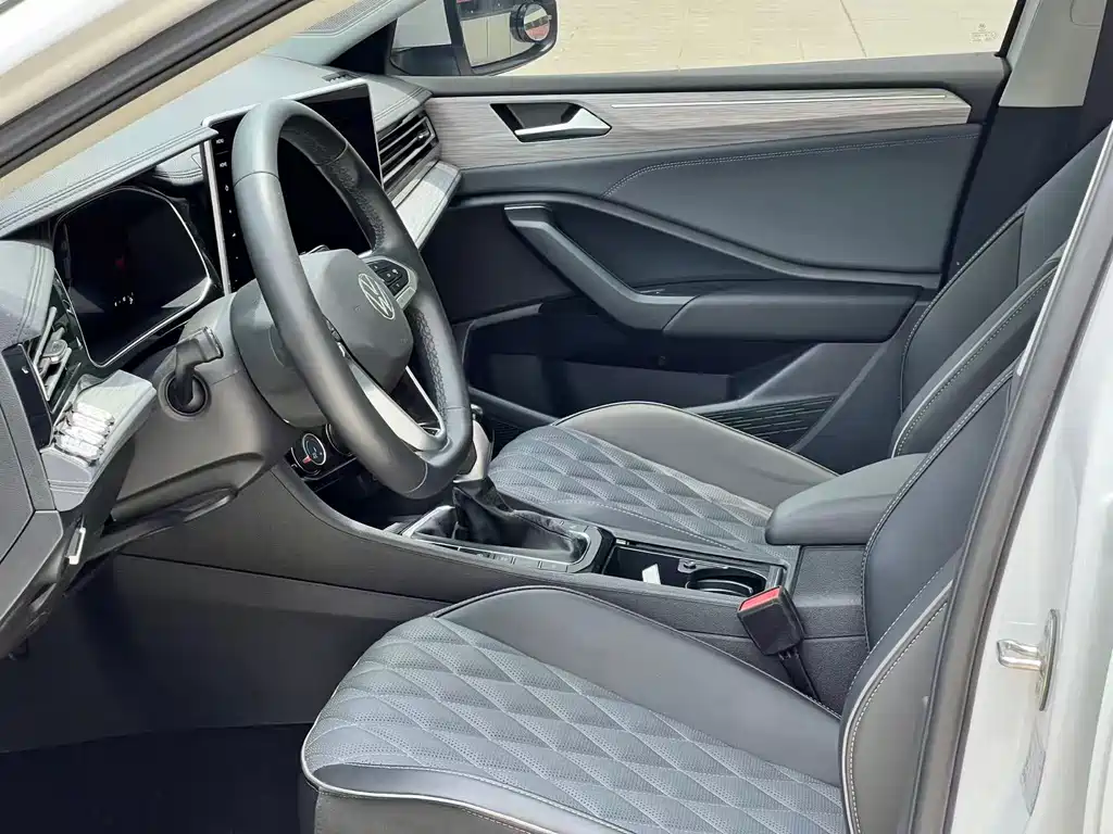 Volkswagen Sagitar 2024