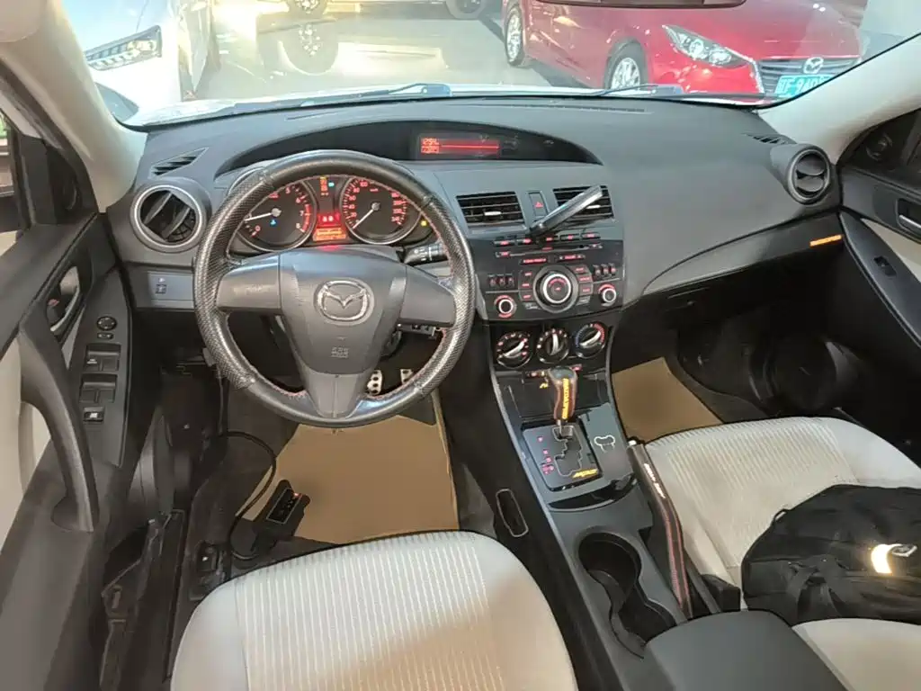 Mazda 3 Xingcheng 2015 — фото 10