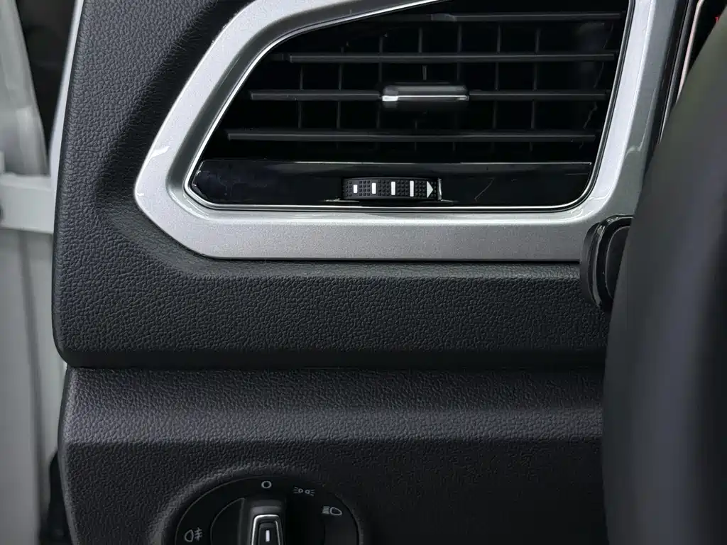 Volkswagen T-Roc 2022 — фото 12