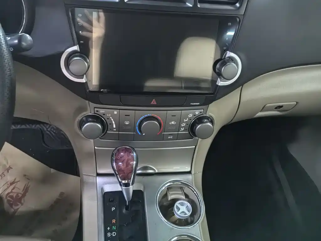 Toyota Highlander 2013 — фото 10