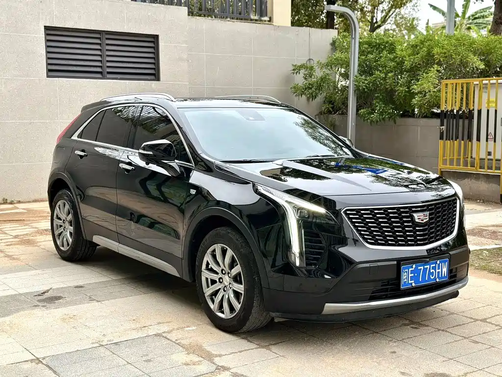 Cadillac XT4 2023 — фото 3