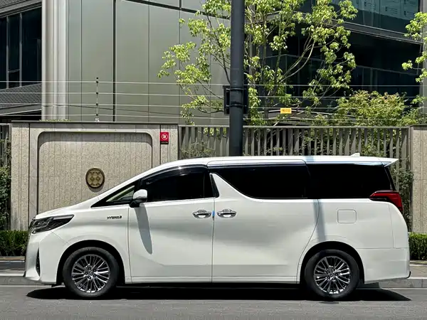 Toyota Alphard 2022