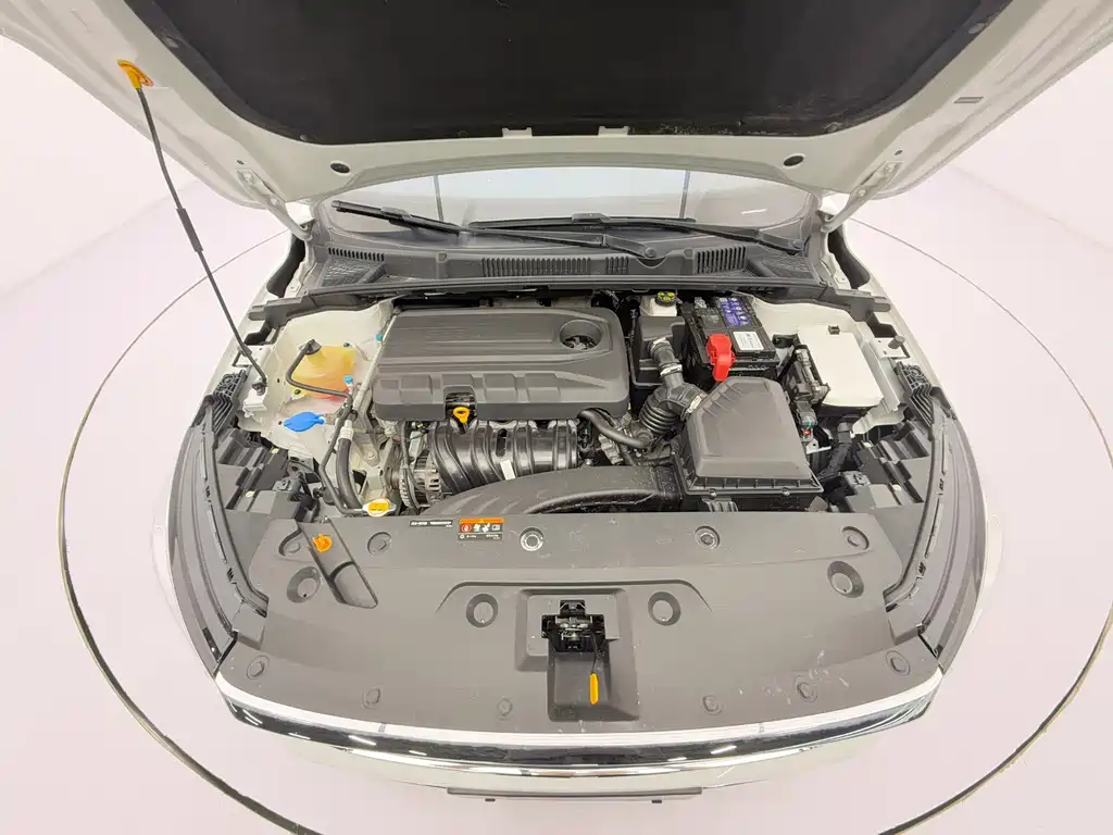 Geely Emgrand 2022
