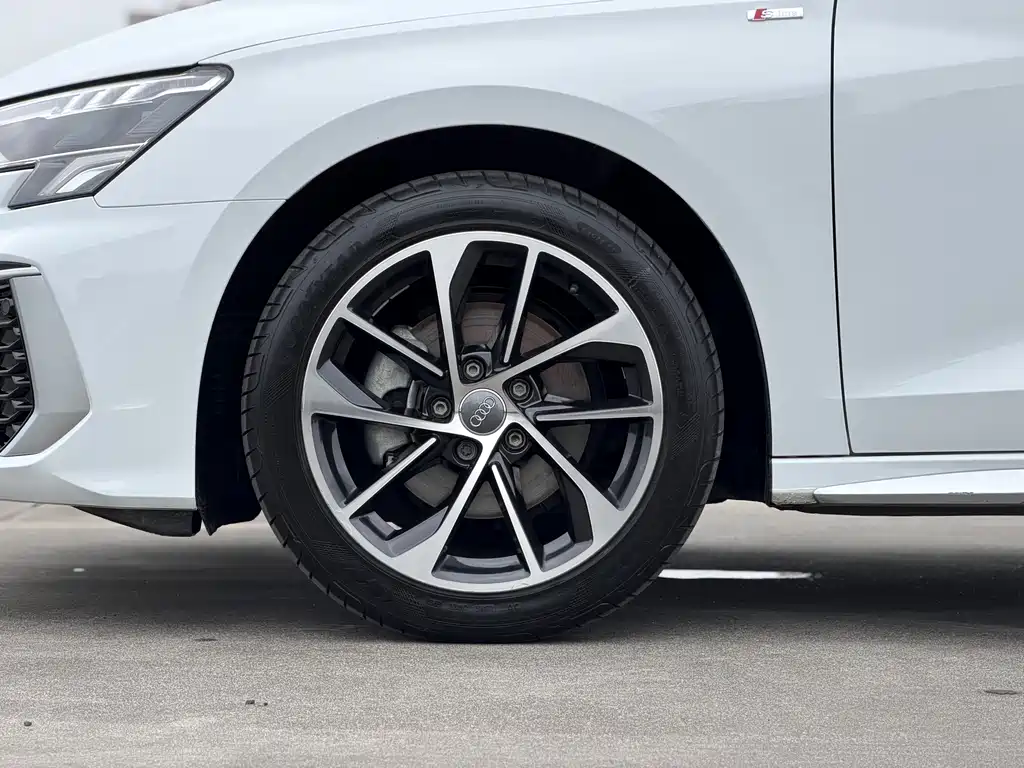 Audi A3 2021 — фото 30