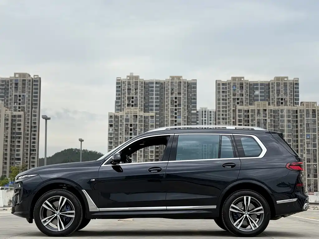 BMW X7 2025 — фото 12