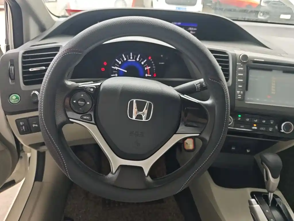 Honda Civic 2014 — фото 11