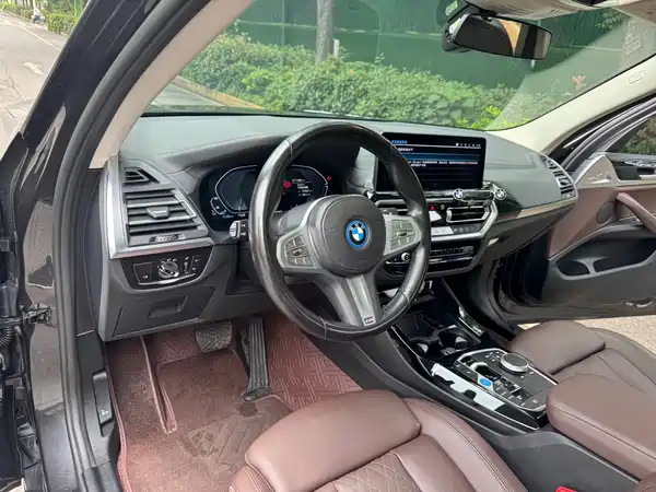 BMW iX3 2023