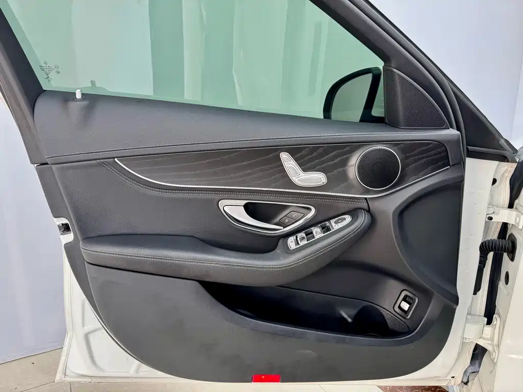 Mercedes-Benz C-Class 2020