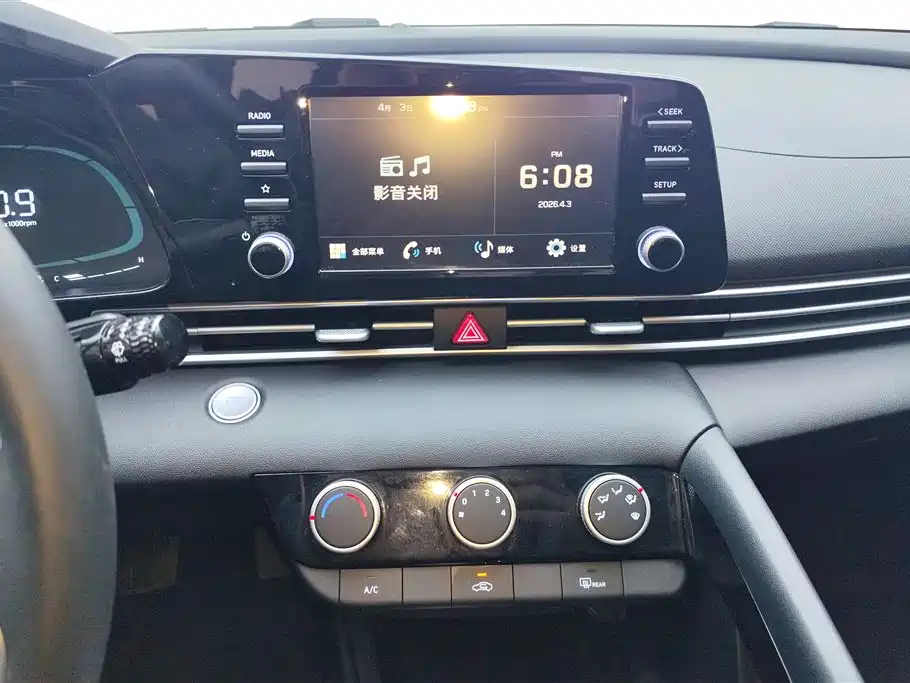 Hyundai Elantra 2024 — фото 13