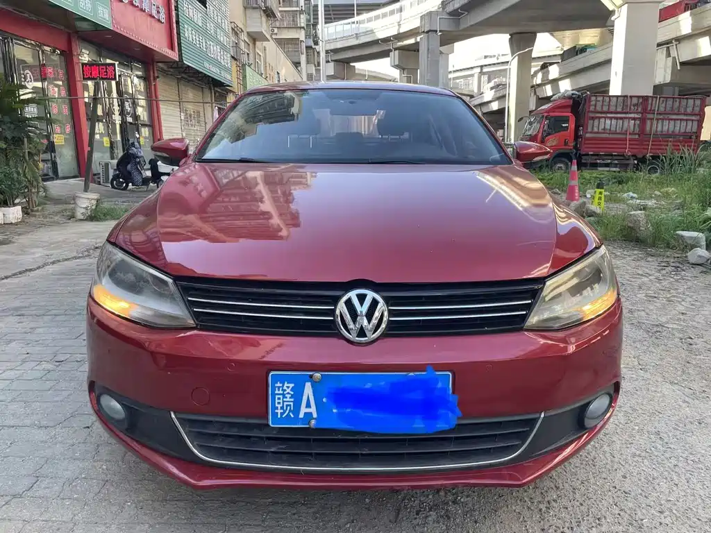 Volkswagen Sagitar 2015
