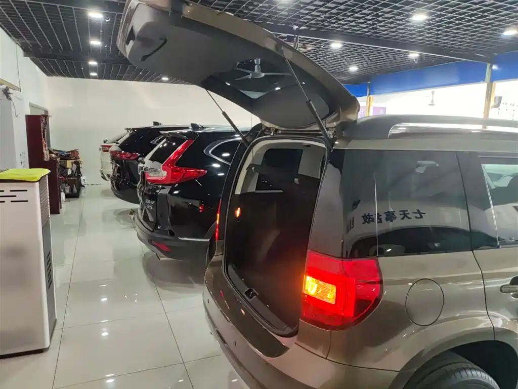 Skoda Yeti 2018 — фото 19