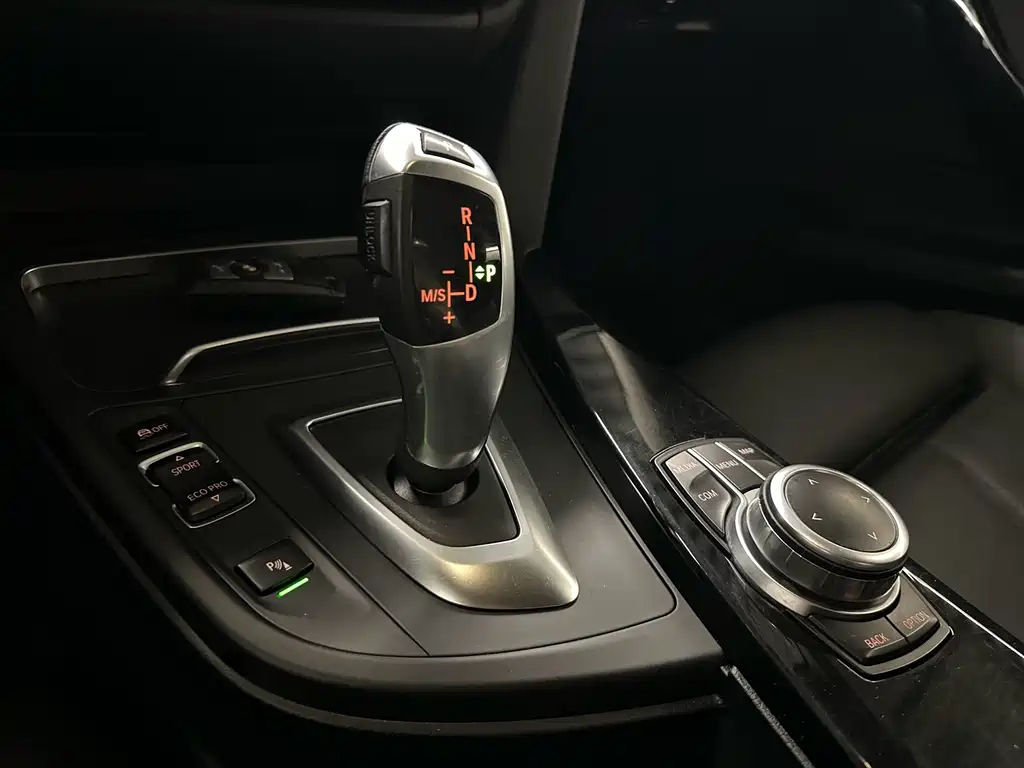 BMW 3 Series GT 2018 — фото 24
