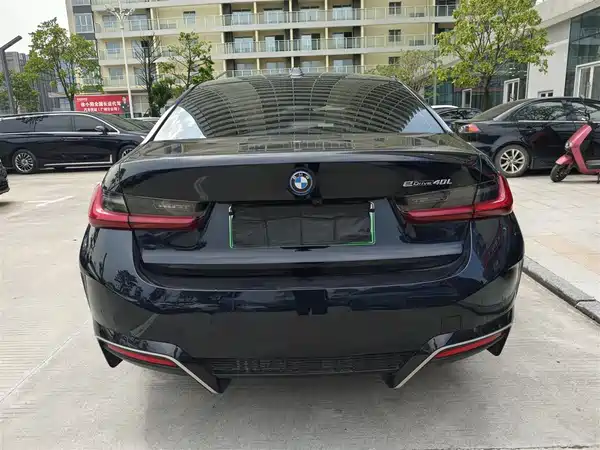 BMW i3 2024